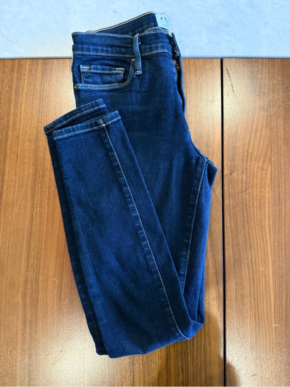 FRAME Le Skinny De Jeanne size 27